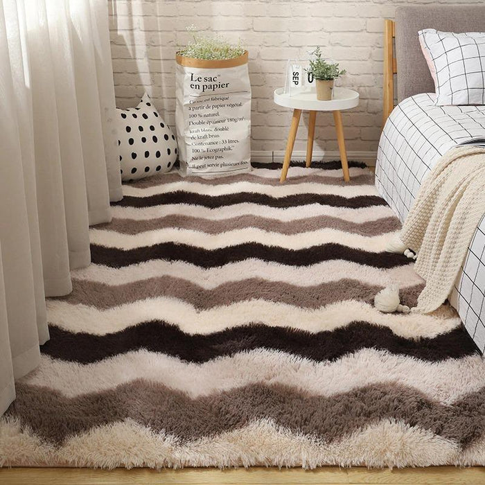 Brown Zig Zag Patterned Fluffy Area Rug